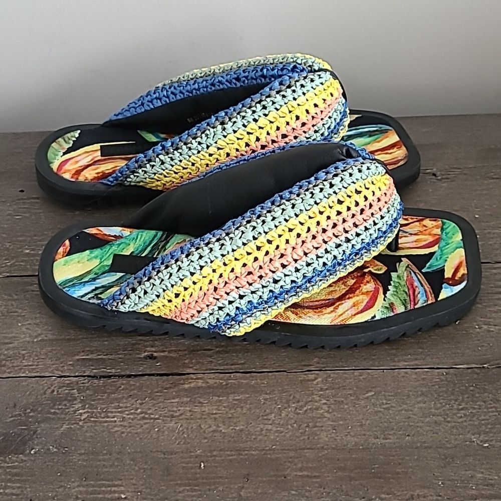 Farm Rio Black Banana Puffy Crochet Flip Flops NEW Size 8